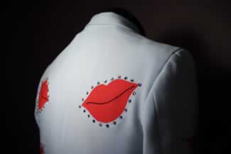 ernie ashworths lip suit honoring his biggest hit talk back trembling lips 1